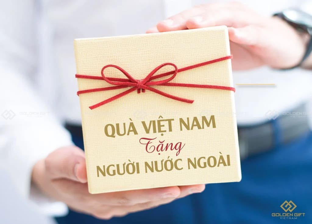 Quà Tặng Cho Đối Tác Nước Ngoài: Làm Sao Đậm Đà Bản Sắc Dân Tộc?