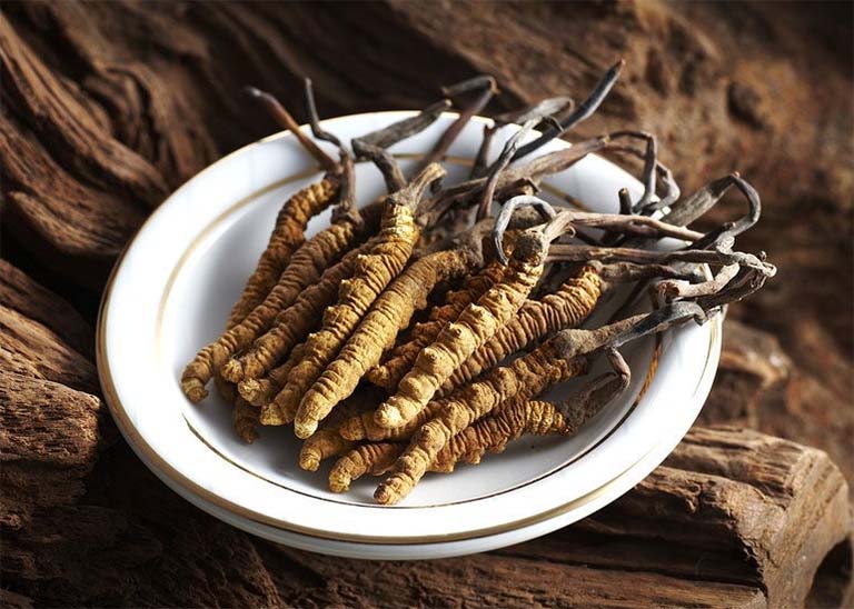 Dùng Sâu Đông Trùng Hạ Thảo Có Cần Chế Biến Cầu Kỳ?