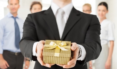 Gợi Ý Quà Tặng Cao Cấp Khi Ký Kết Hợp Đồng Với Đối Tác Lớn